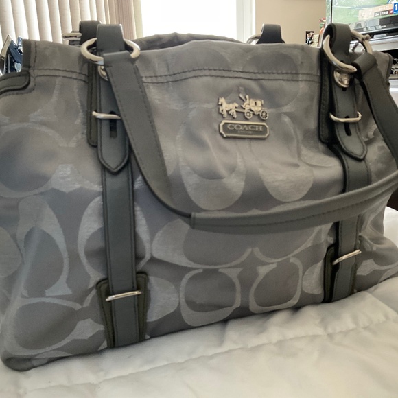 Coach handbag - Picture 1 of 3